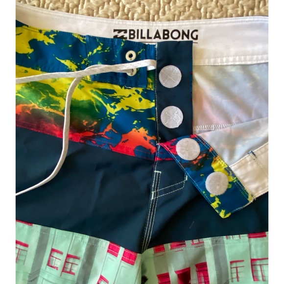 Billabong Board Shorts size 32 - Picture 4 of 6